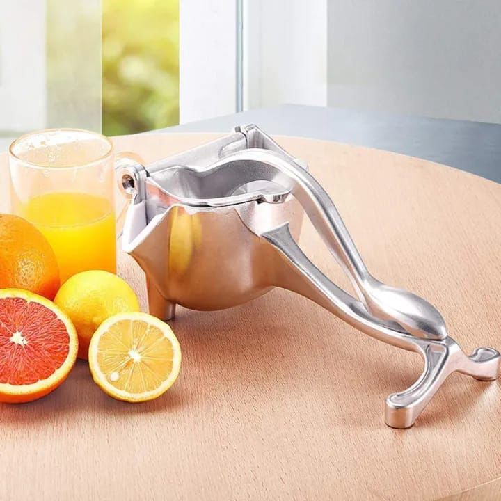 Clip Handheld Fruit Juicer